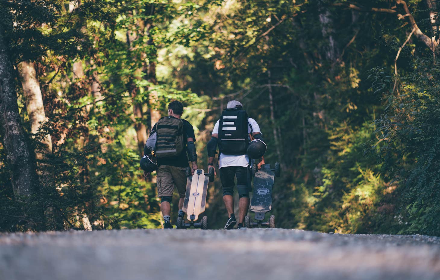 HOW TO CHOOSE THE BEST LONGBOARD HELMET
