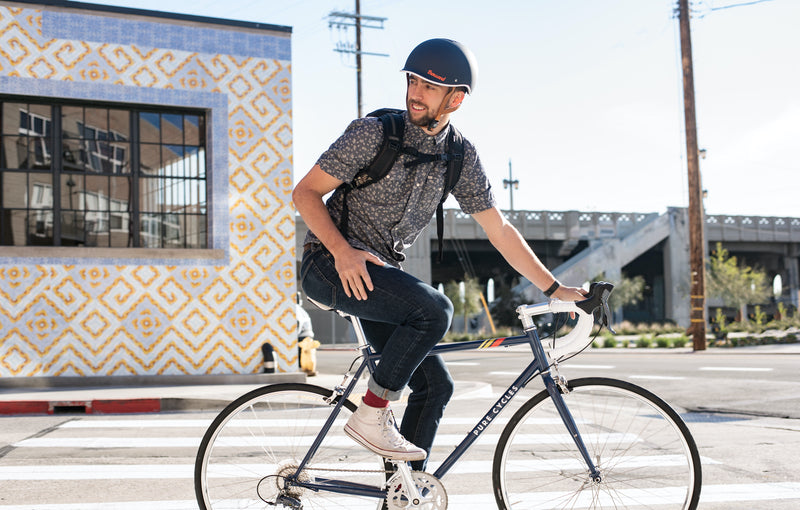 SIX GEAR ESSENTIALS FOR BIKE COMMUTING